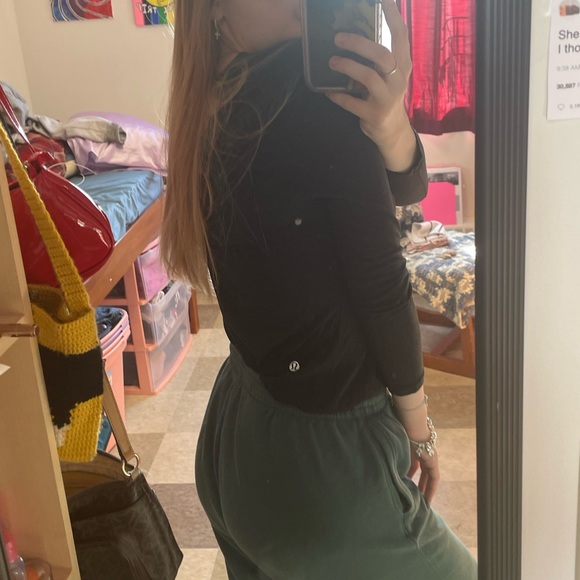 LuLu Lemon Black Workout Open Back Top - Picture 4 of 7